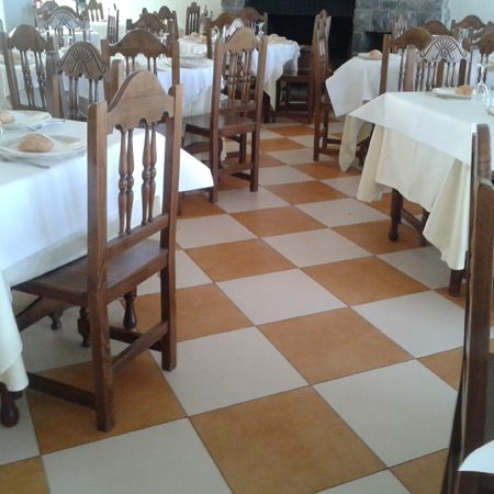 Tratamiento antideslizante suelo ceramico. Hoznayo (Cantabria)