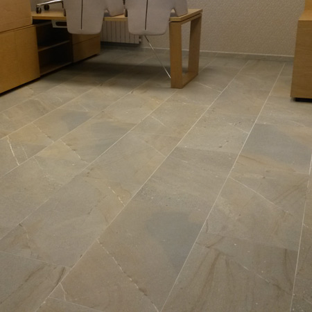 Limpieza de fin de obra de porcelánico natural esmaltadao en Arnedo (La RIoja) despues