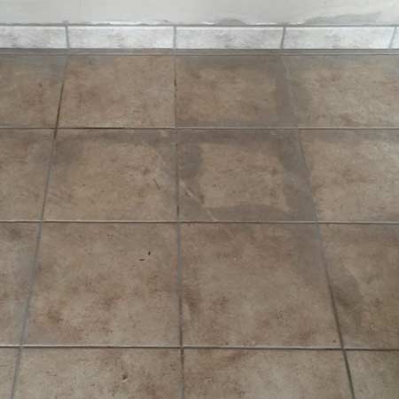 Limpieza de cerámico en Urroz, Navarra antes