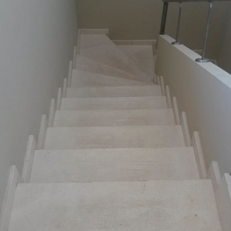 Limpieza y decapado Fila Tone Up en caliza blanca apomazada en Mallén ( Zaragoza )