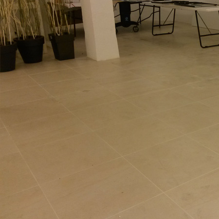 Limpieza de porcelánico natural esmaltado en Hondarribia (Gipuzkoa) despues