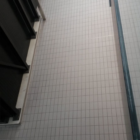 Limpieza junta epoxi en las nuevas Bodegas de Vega Sicilia. Samaniego ( Alava ). despues