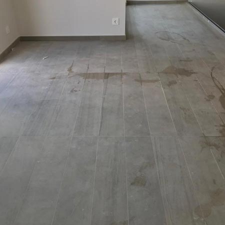 Limpieza de junta epóxi en vivienda de Burgos ( Burgos )