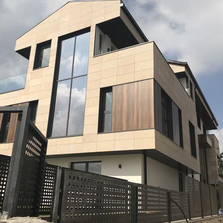 Limpieza en cerámica en el club de Remo de Lekeitio