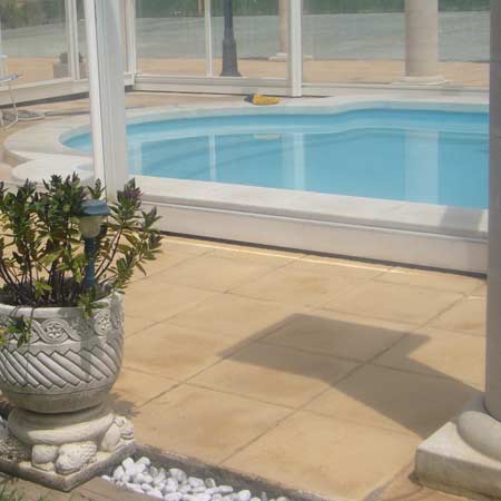 Limpieza y mantenimiento de hormigón prefabricado en Estella (Navarra) antes