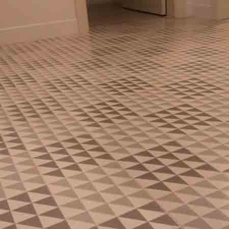 Limpieza en cerámica en el club de Remo de Lekeitio