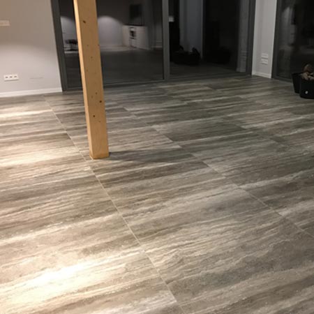 Limpieza en porcelánico natural en Meñaka ( Vizcaya )) limpio