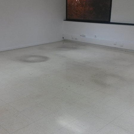 Limpieza de suelo de terrazo en estudio de fotografía en Trapaga (Vizcaya))