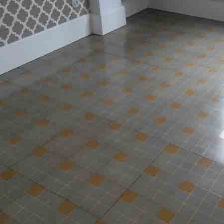 Limpieza en cerámica en el club de Remo de Lekeitio