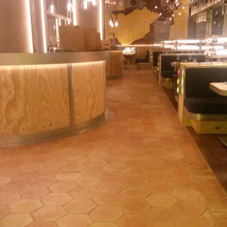 Limpieza y tratamiento efecto mojado en Restaurante. Bilbao ( Vizcaya ). despues