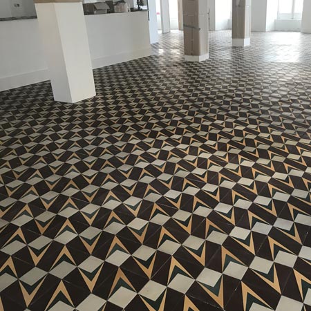 Pretratamiento, limpieza y acabado en pavimento hidraulico en Haro ( La Rioja )