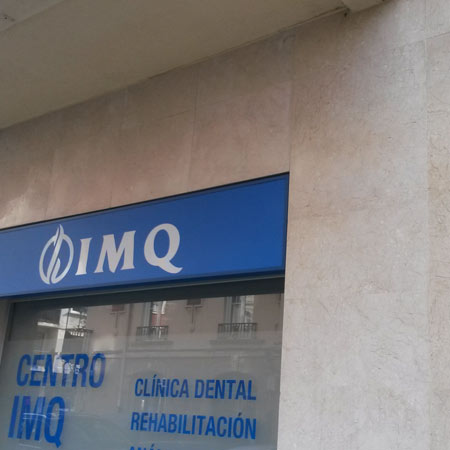 Limpieza en cerámica en el club de Remo de Lekeitio