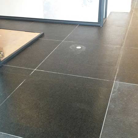 Limpieza de pavimento técnico de suelo de laboratorio en Irurtzun (Navarra) limpio