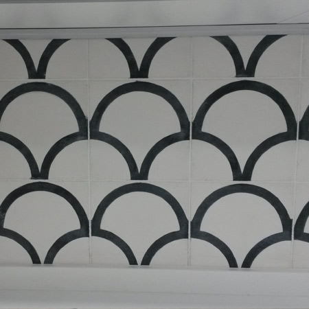 Limpieza y restauración de mosaico hidraúlico en Gran Via de Bilbao antes