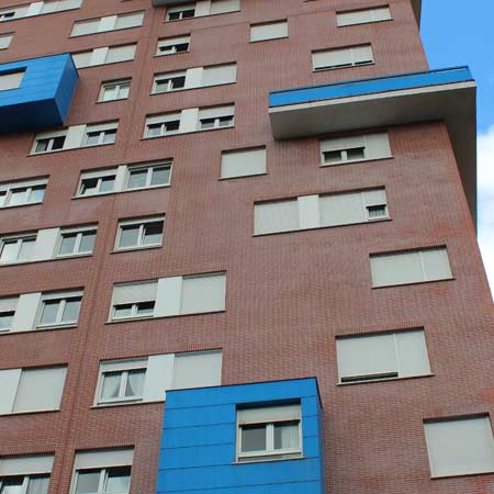 Tratamiento de limpieza en ladrllo caravista en Barakaldo antes